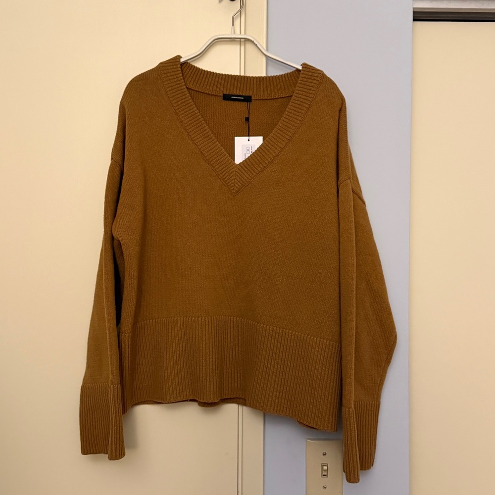 Cozy V-Neck Sweater in Warm Brown